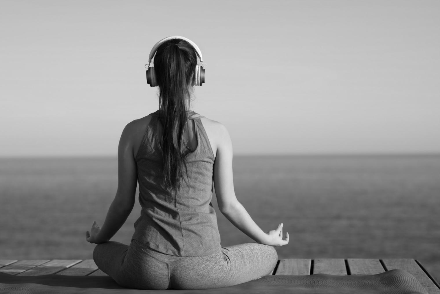 Meditatív mélylazítás haladóknak – yin jóga és testközpontú meditáció
